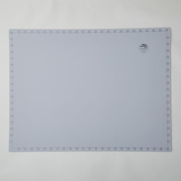 Creative Grids Self-Healing Grid-Free Rotary Cutting Mat 18" x 24"