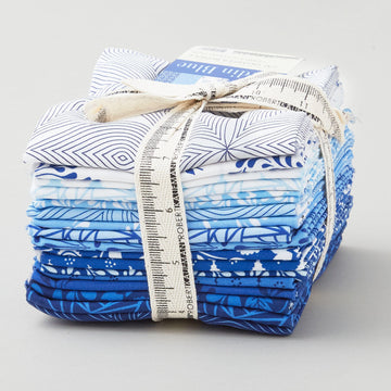 Jardin Blue Favorites Fat Quarter Bundle - 18 Pieces